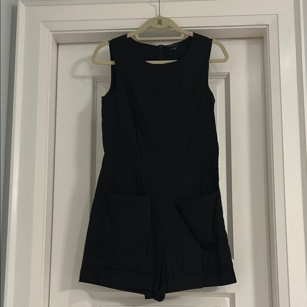 THEORY SLIGHT STRETCH Zipper at back, Black Sleeveless Romper with pockets
